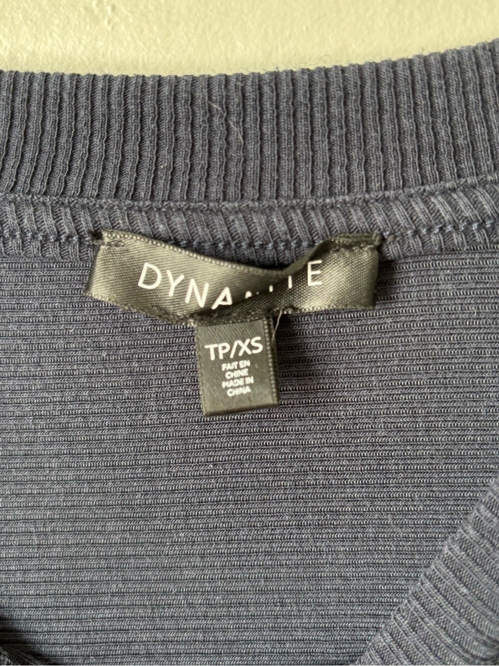 Dynamite Women’s Size XS Navy Blue Ribbed Long Sleeve Crop Top Essential Vibe - Picture 3 of 3